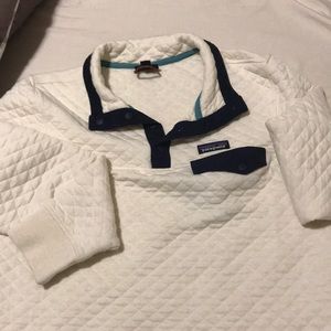 Women’s Patagonia quilted pullover